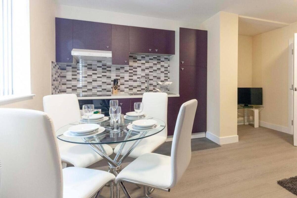 Sav Apartments Clarence Street-Loughborough Room photo